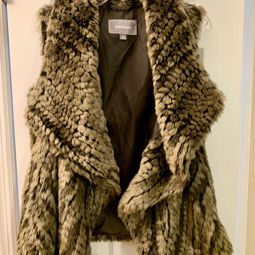 Fur vest
